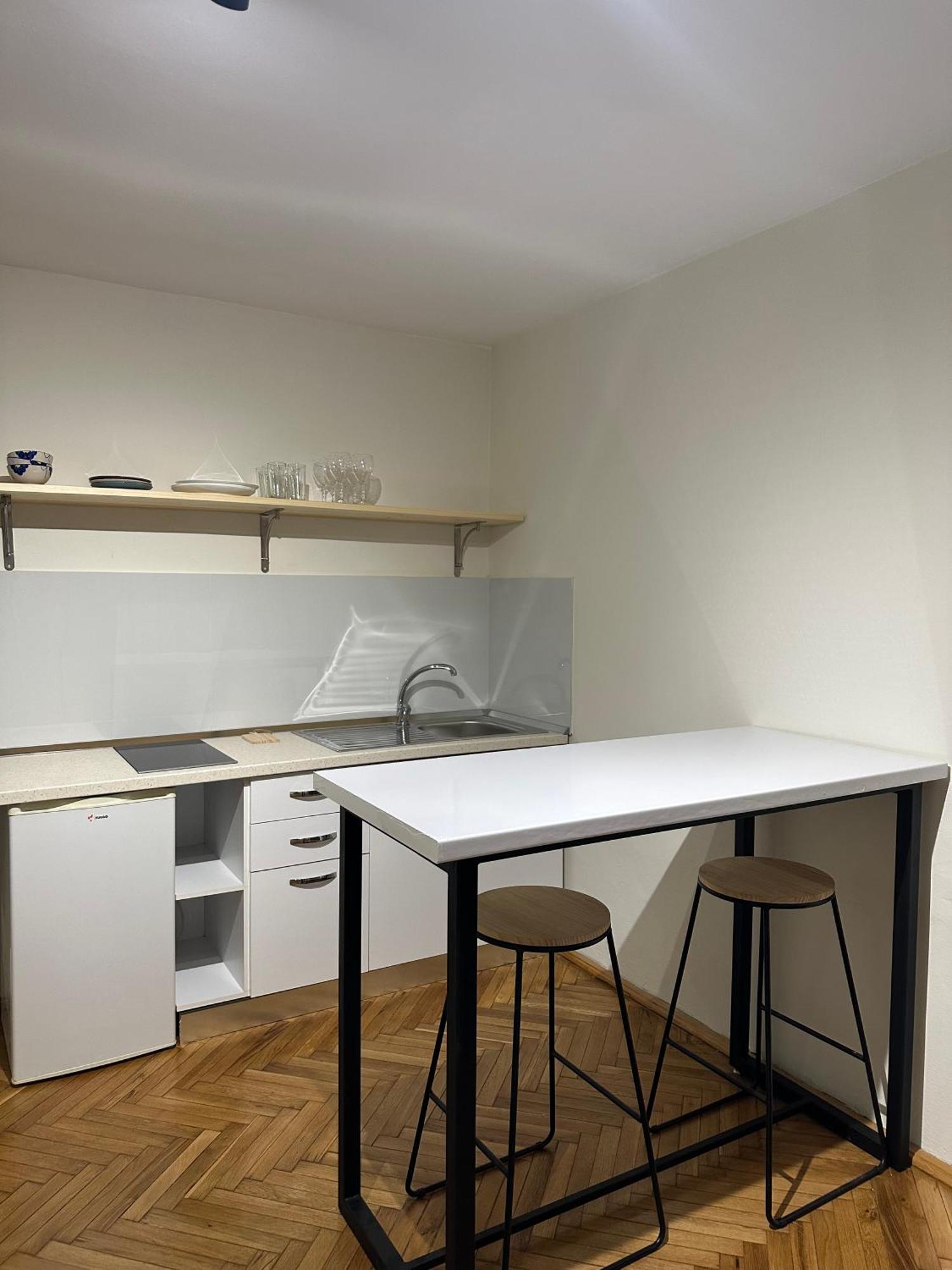Cozy Apartment, In The Center Of Тирана Екстер'єр фото